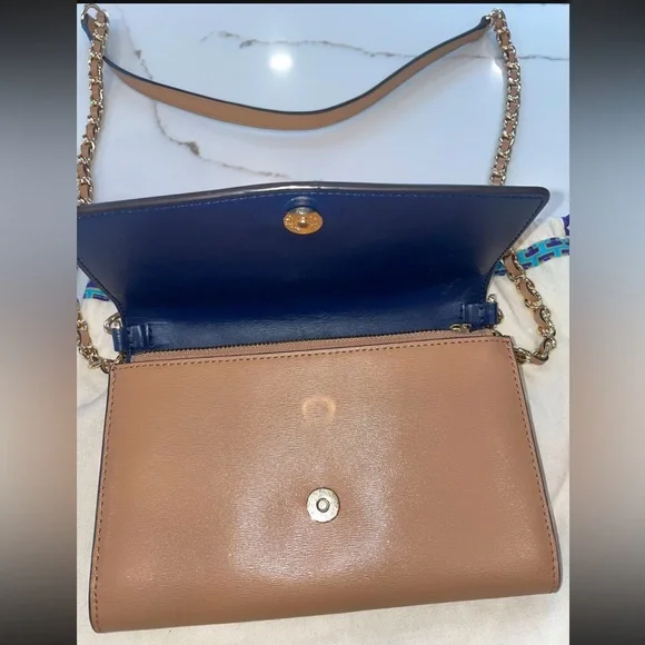 Tory Burch Robinson Chain Wallet - Picture 5 of 6